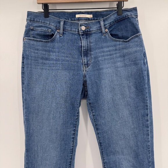 Levis Jeans Women 33 Blue Curvy Bootcut Denim Stretch Mid Rise Medium Wash - Picture 3 of 14
